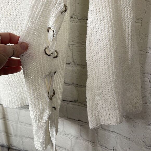 Main Strip White Women’s 3/4 Length Sleeve Sweater Side Lace up size small - Picture 7 of 7